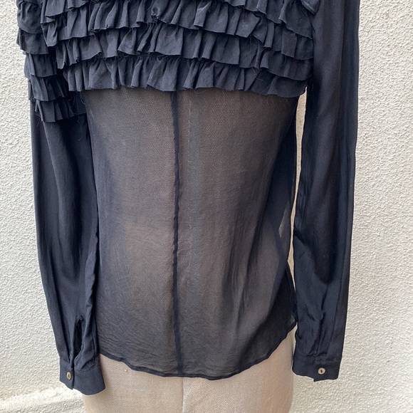 Dar-Ti 100% silk stunning blouse from Barney’s. Has great ruffles. Gorgeous! - Picture 9 of 11